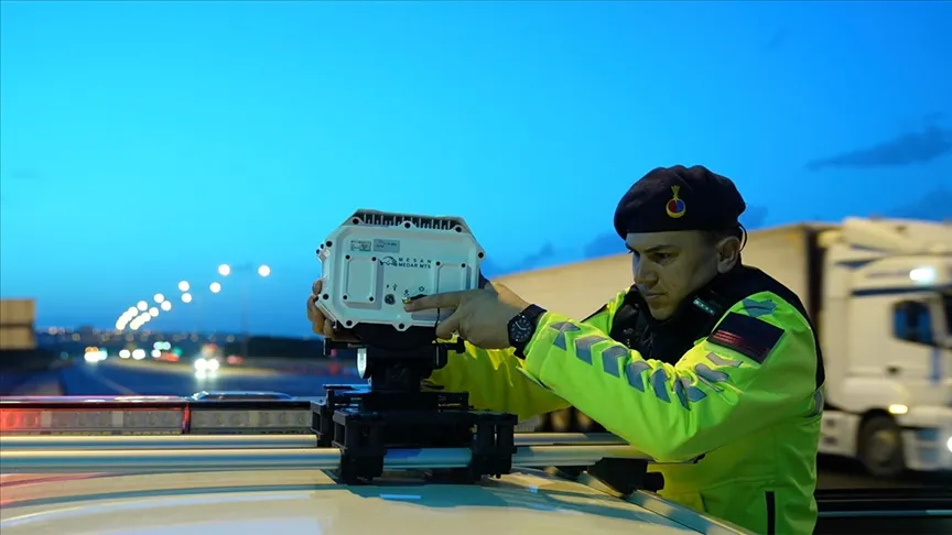 Otoyollarda yapay zeka destekli radar cihazları devrede