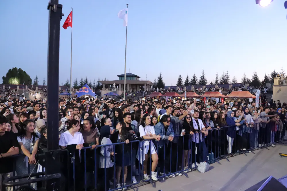 NÖHÜ GENÇFEST 2025 RENKLİ GÖRÜNTÜLERE SAHNE OLDU