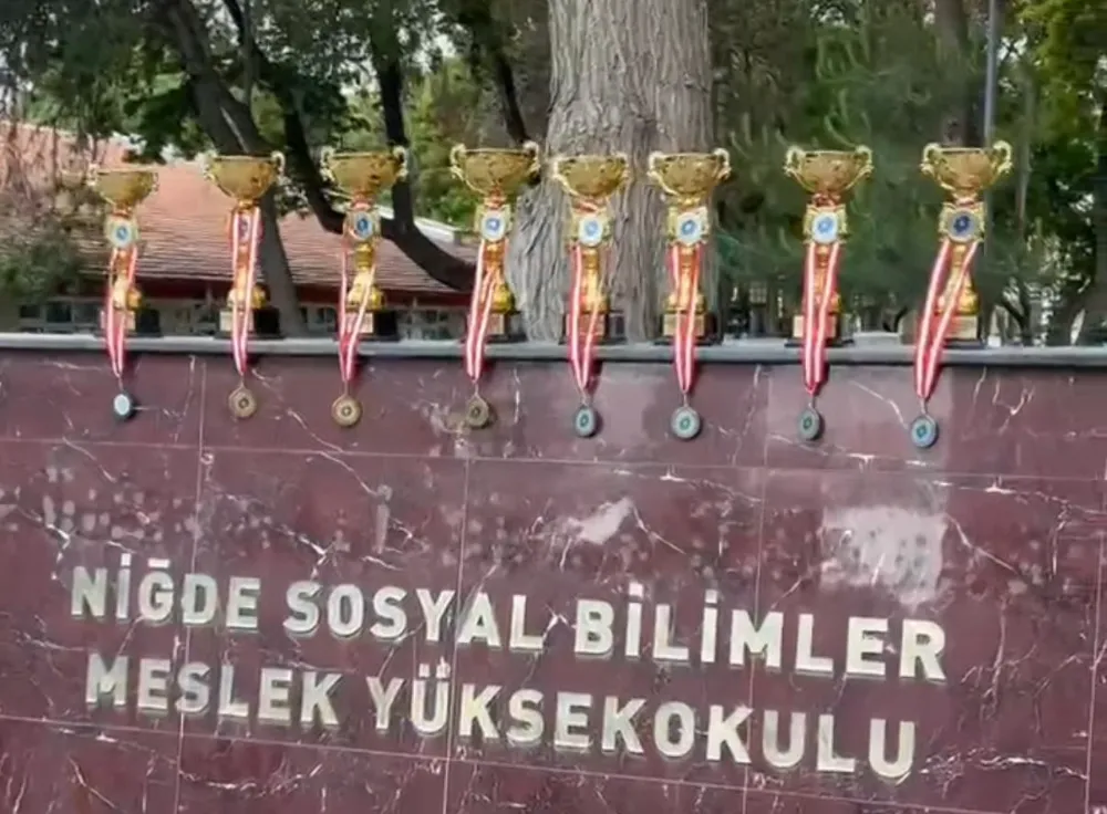 SOSYAL BİLİMLER MYO’DAN SPOR ŞENLİKLERİNDE KUPA YAĞMURU