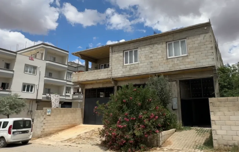 3 ÇOCUK ANNESİ KADIN EVİNDE ÖLÜ BULUNDU