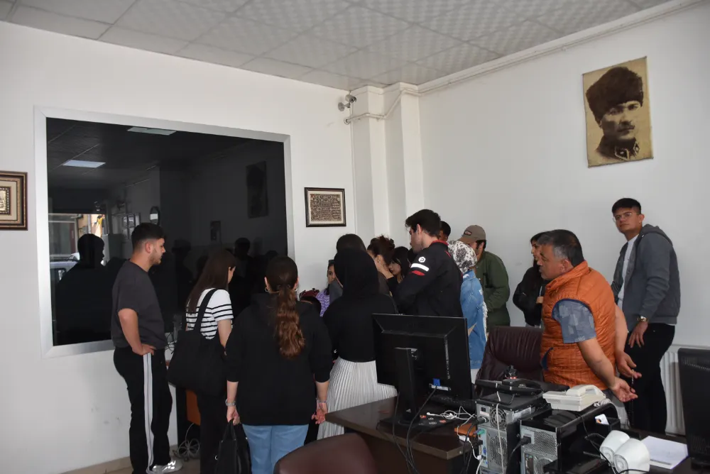 GAZETECİLİK ÖĞRENCİLERİNDEN UYGULAMALI ZİYARET