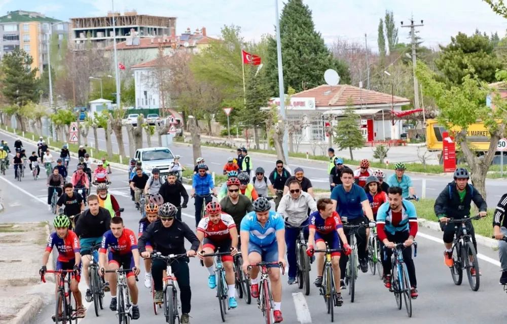 NİĞDE’DE TARİH VE SPOR PEDALLARLA BULUŞTU