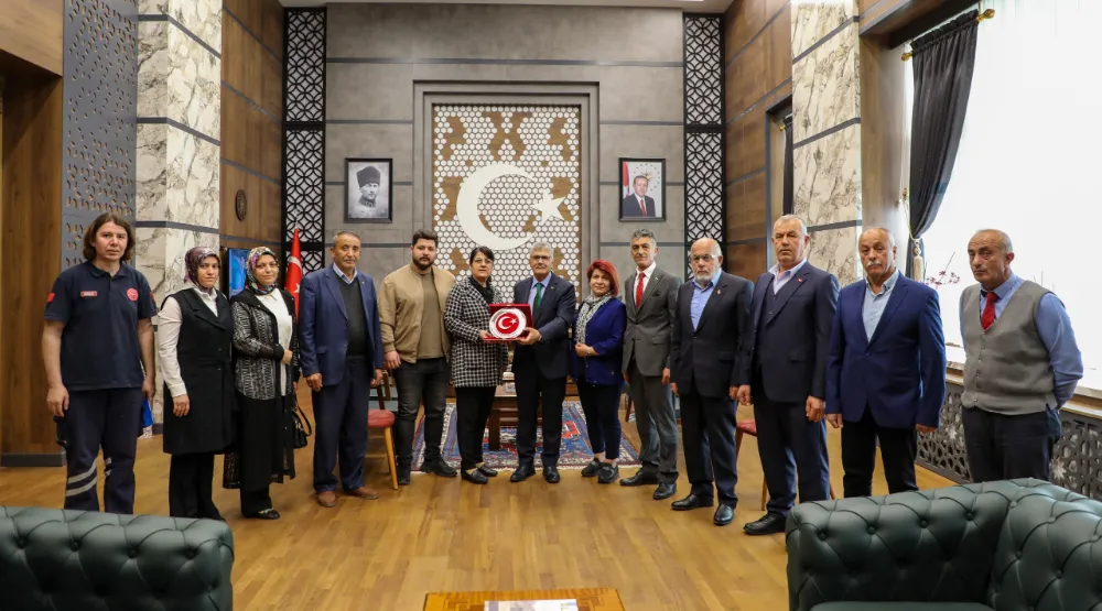 ŞEHİT OKAN ACAR’IN AİLESİNDEN VALİ ÇELİK’E ANLAMLI ZİYARET