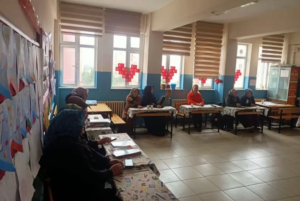 AİLE OKULU EĞİTİMLERİ NİĞDE’DE FARKLI OKULLARDA DEVAM EDİYOR