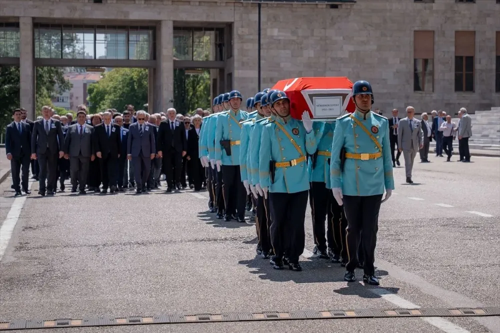 21. DÖNEM MİLLETVEKİLİ MÜKERREM LEVENT’E MECLİS’TE SON VEDA