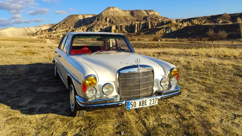 KAPADOKYA’DA NOSTALJİ RÜZGARI KLASİK MERCEDES’LER ÜRGÜP’TE BULUŞUYOR