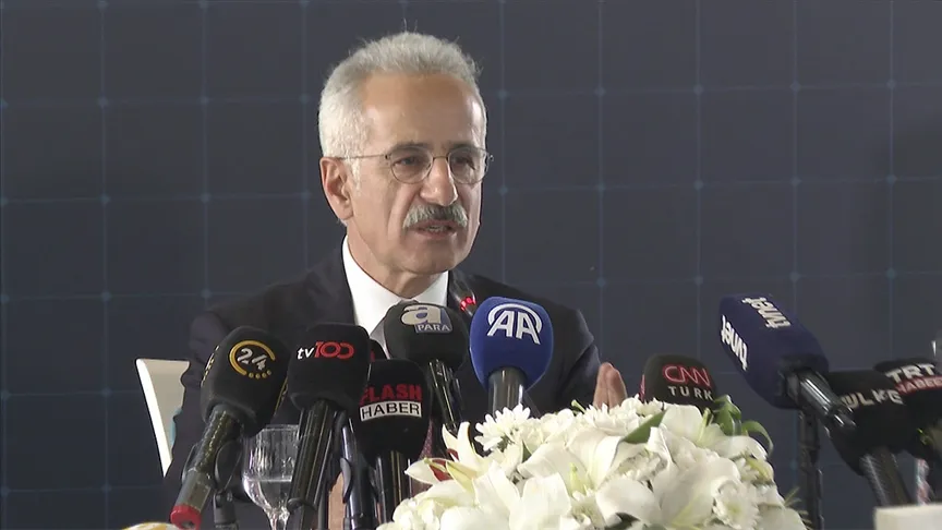 BAKAN URALOĞLU 