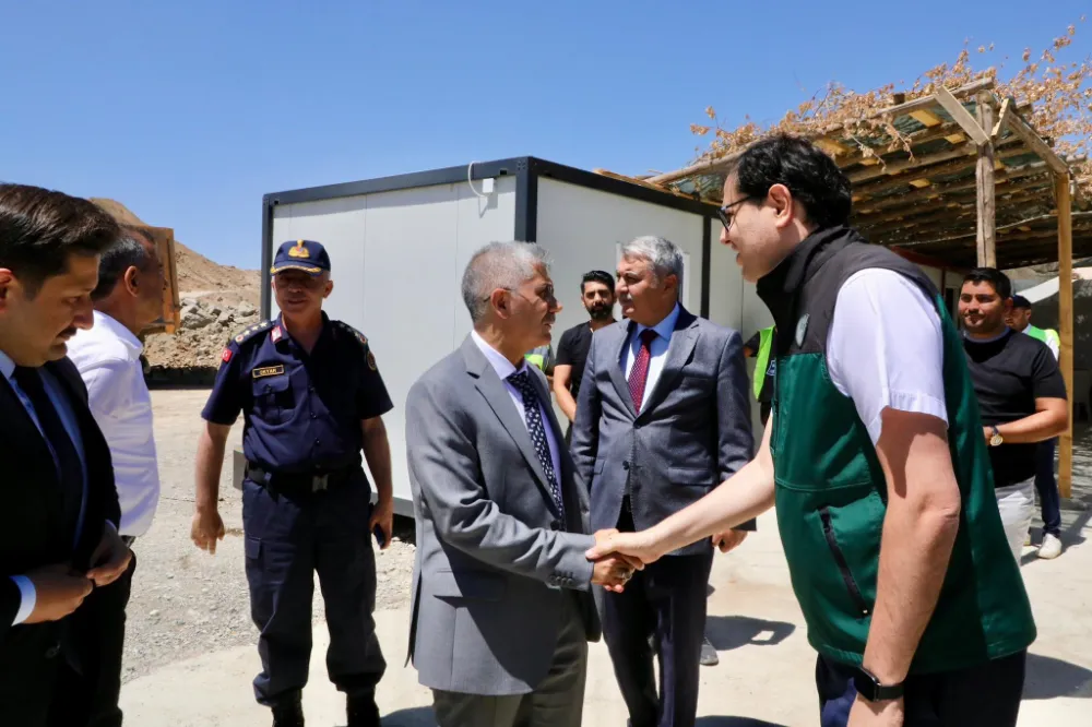 VALİ CAHİT ÇELİK, ULUKIŞLA GÖLETİ İNŞAAT ALANINDA İNCELEMELERDE BULUNDU
