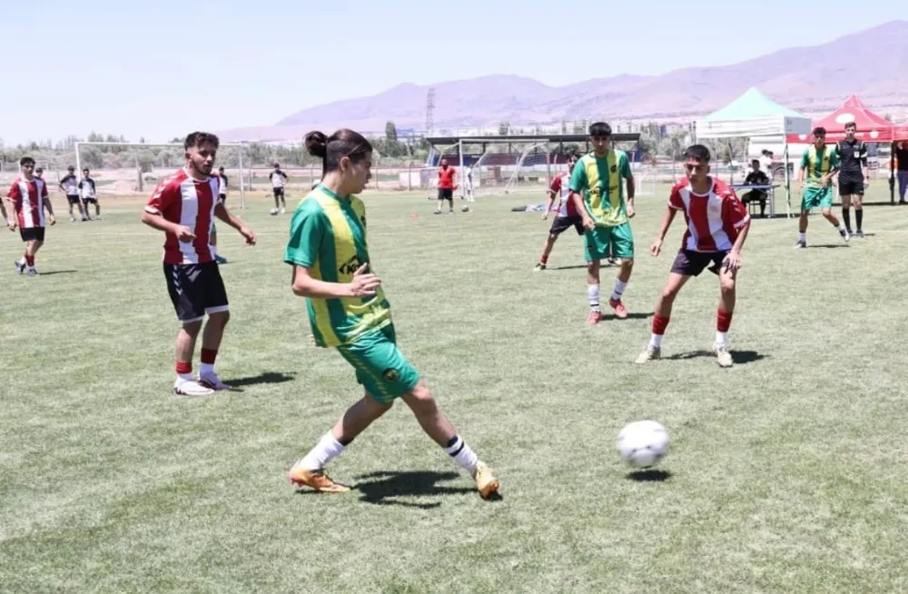 SOKAKLAR BİZİM 5X5 FUTBOL GENÇLİK KUPASI NİĞDE’DE BAŞLADI