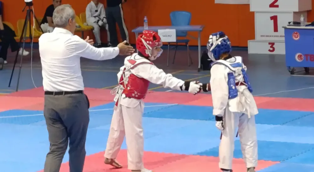NİĞDE’DE NEFES KESEN TAEKWONDO MÜCADELESİ