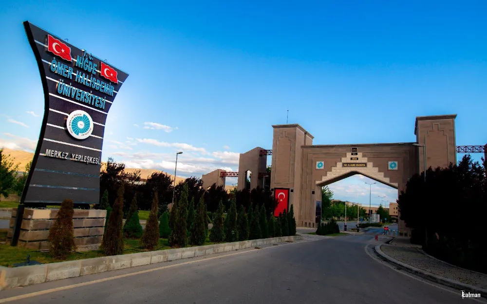 NİĞDE ÖMER HALİSDEMİR ÜNİVERSİTESİ 33 YAŞINDA