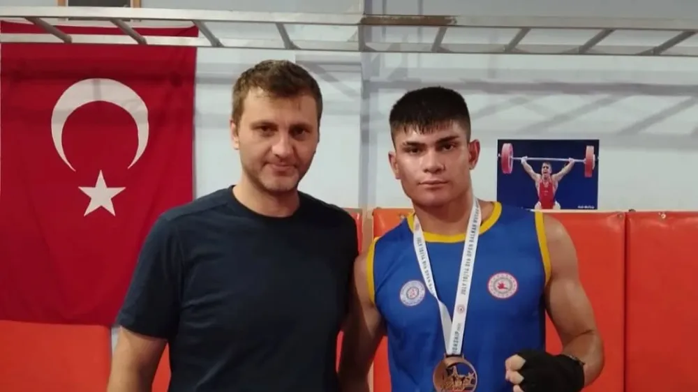 WUSHU’DA NİĞDE GURURU ONUR DEMİRKOL BALKAN ÜÇÜNCÜSÜ OLDU