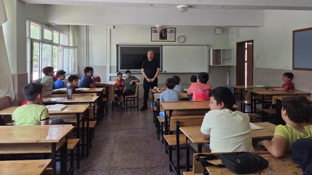 “DEĞERLERİMLE KUR’AN-I KERİM ÖĞRENİYORUM” KURSU NİĞDE’DE DEVAM EDİYOR
