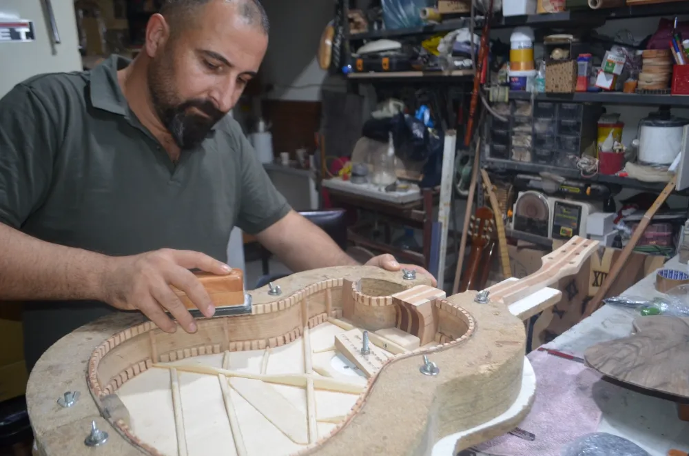 NİĞDE’DE GÖNLÜNÜ MÜZİĞE VEREN ADAM MUSTAFA KAHRAMAN