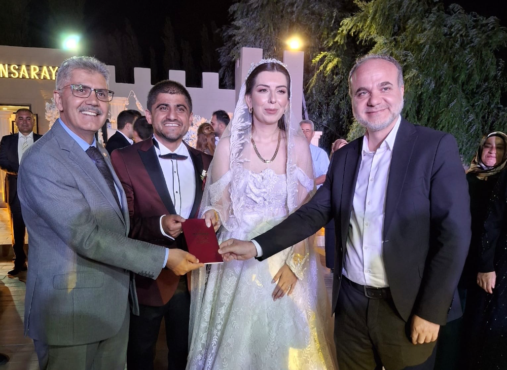 AYSUN VE LÜTFULLAH ÇİFTİNDEN UNUTULMAZ DÜĞÜN