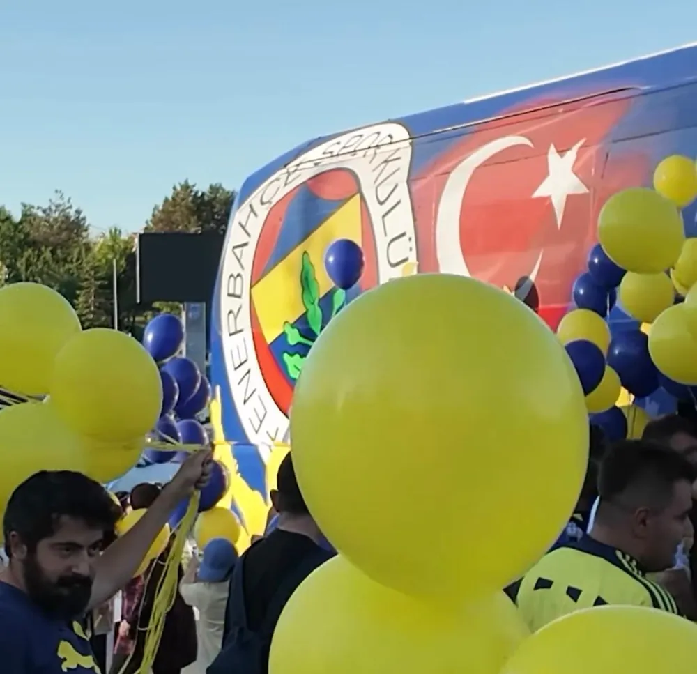 FENERBAHÇE SEVGİSİ DUYGU ÖZDİN ANISINDA BULUŞTURDU