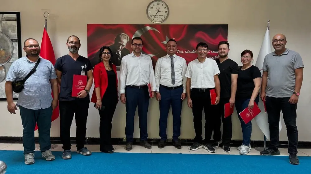 NİĞDE’DE YENİDOĞAN CANLANDIRMA PROGRAMINA KATKI SAĞLAYAN PERSONELE PLAKET