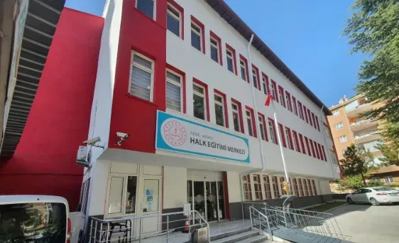 NİĞDE HALK EĞİTİMİ MERKEZİ’NDEN YENİ DÖNEM KURS KAYITLARI BAŞLADI