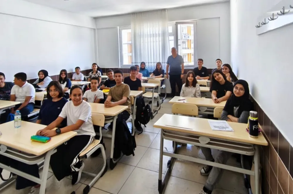 HALK EĞİTİM MERKEZİ’NDEN 8. SINIF ÖĞRENCİLERİNE MATEMATİK VE FEN DESTEĞİ