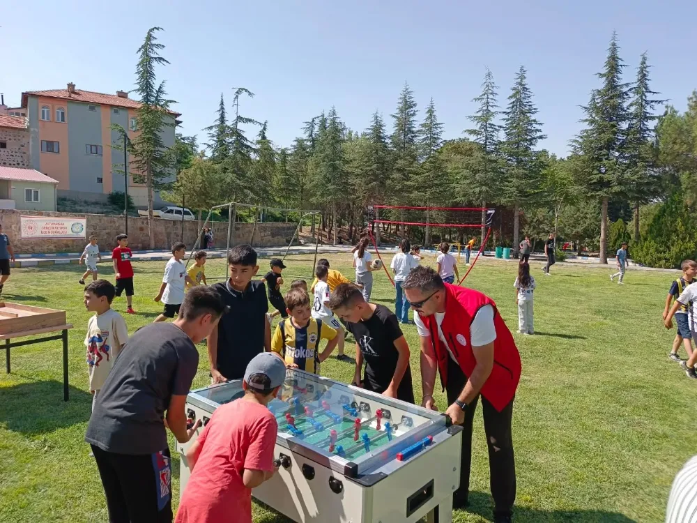ALTUNHİSAR’DA 2. GELENEKSEL CAMİLER ARASI ÇOCUK ŞENLİĞİ DÜZENLENDİ