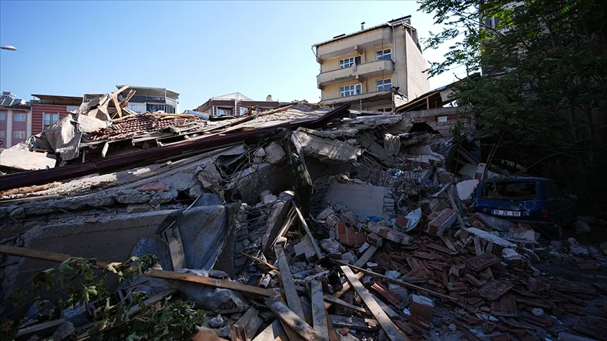 SINDIRGI DEPREMİNİN ARDINDAN HASAR TESPİT ÇALIŞMALARI TAMAMLANDI