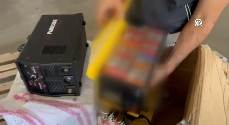 ADANA’DA KARGO PAKETLERİNDE KAÇAK SİGARA VE ELEKTRONİK SİGARA YAKALANDI