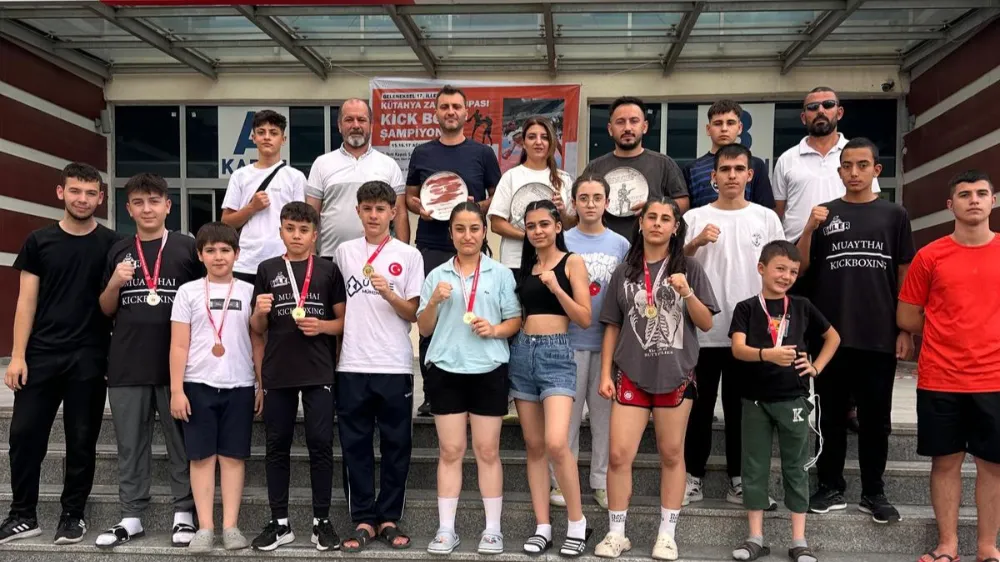 NİĞDELİ KİCK BOKSÇULAR ZAFER KUPASI’NDAN 5 MADALYA İLE DÖNDÜ