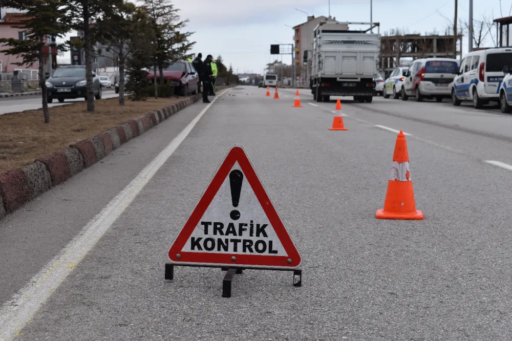 NİĞDE’DE TRAFİK DENETİMLERİNDE 24 BİN 193 ARAÇ SÜRÜCÜSÜ KONTROL EDİLDİ