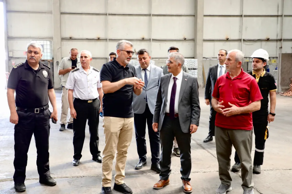 VALİ ÇELİK’TEN NİĞDE’DE ÜRETİM TESİSLERİNE ZİYARET