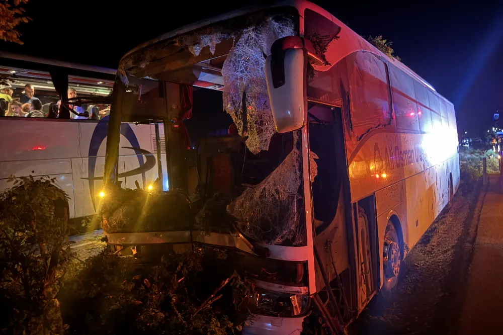 NİĞDE–KAYSERİ YOLUNDA KAZA: 1 ÖLÜ, 13 YARALI