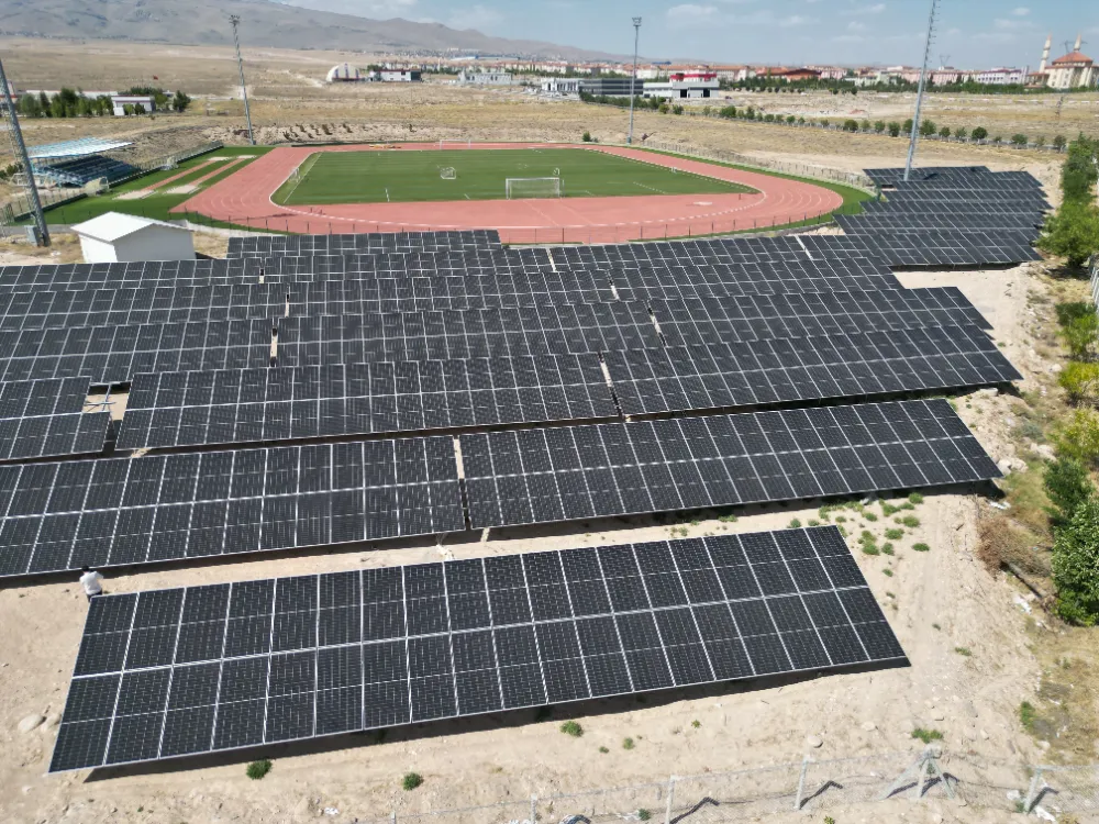 NÖHÜ, GÜNEŞ ENERJİSİYLE AYDA 500 BİN LİRA TASARRUF EDECEK