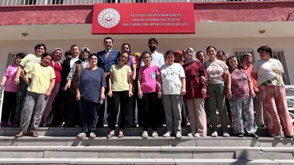 ALTUNHİSAR BAKIM MERKEZİ’NE ANLAMLI ZİYARET