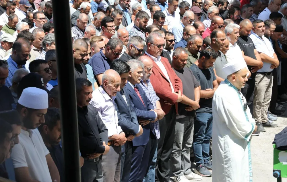 DR. HÜSEYİN POLAT ALTUNHİSAR’DA SON YOLCULUĞUNA UĞURLANDI