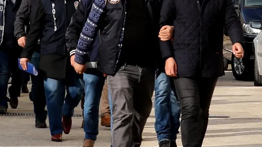 NİĞDE’DE HUZUR OPERASYONLARI: 18 ARANAN, 3 KAÇAK GÖÇMEN, 1 TERÖR ŞÜPHELİSİ