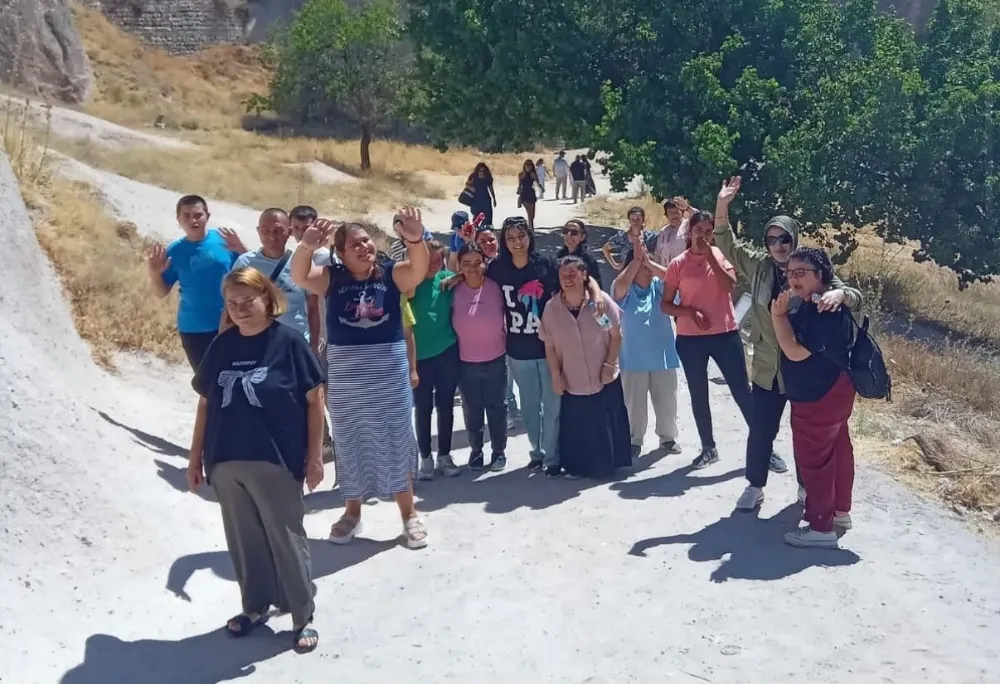 NİĞDE ENGELSİZ YAŞAM MERKEZİ’NDEN NEVŞEHİR GEZİSİ