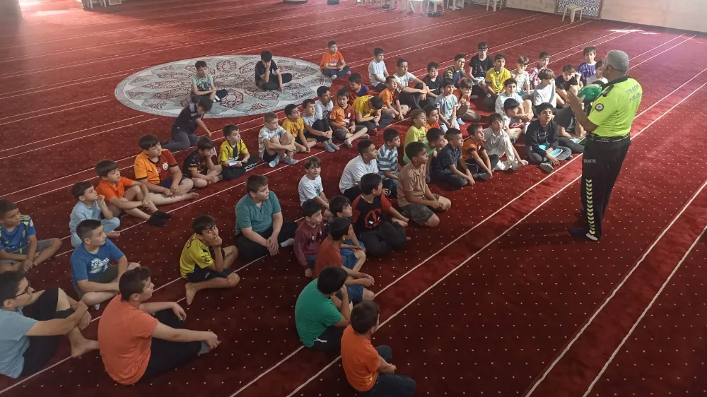 NİĞDE’DE GELECEĞİN SÜRÜCÜLERİNE TRAFİK BİLİNCİ AŞILANDI