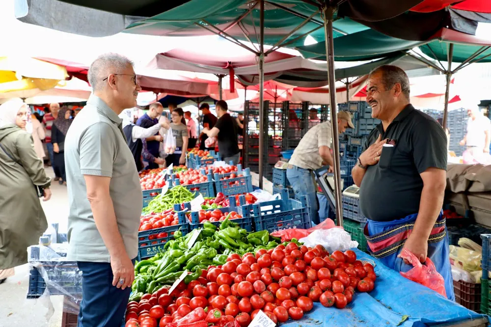 NİĞDE VALİSİ PAZARDA ESNAFI DİNLEDİ