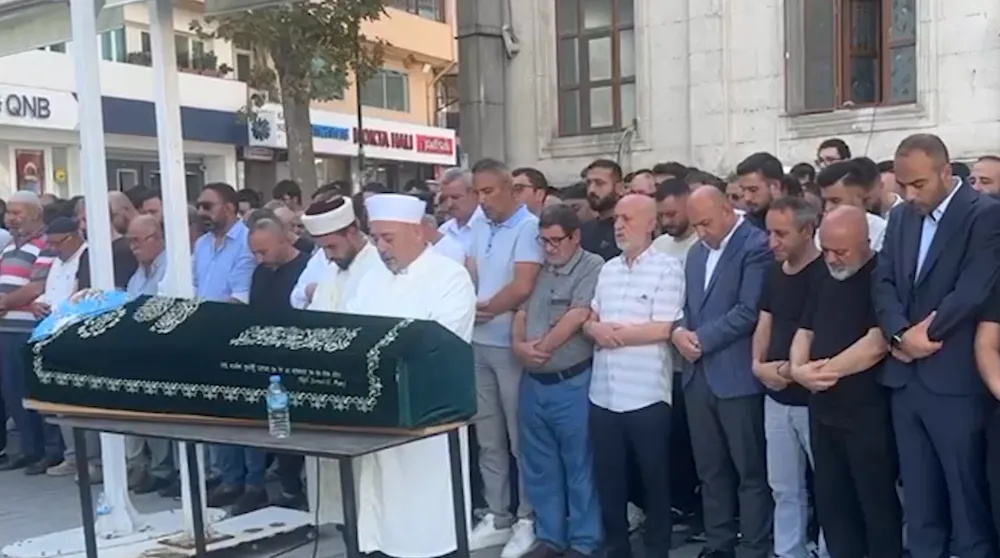 BOĞAZİÇİ ÜNİVERSİTESİ’NDE ÖLDÜRÜLEN 15 YAŞINDAKİ KIZIN CENAZESİ TOPRAĞA VERİLDİ
