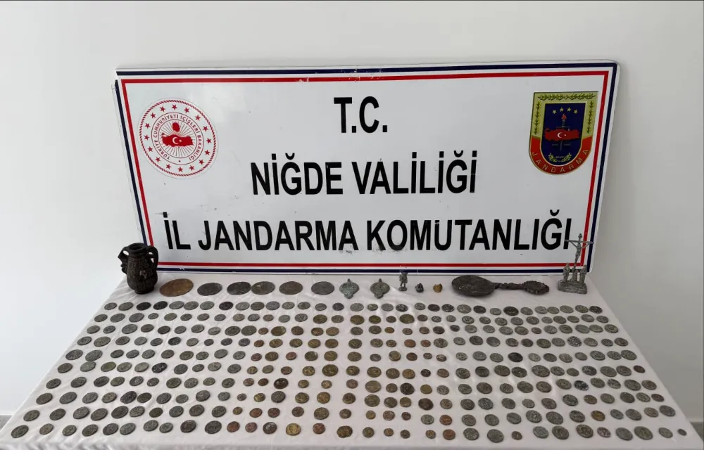 NİĞDE OTOGARINDA TARİHİ ESER OPERASYONU: 334 PARÇA ELE GEÇİRİLDİ
