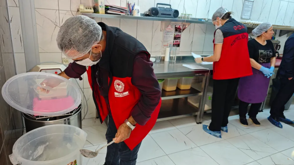 NİĞDE’DE OKUL KANTİN VE YEMEKHANELERİNDE GIDA DENETİMLERİ