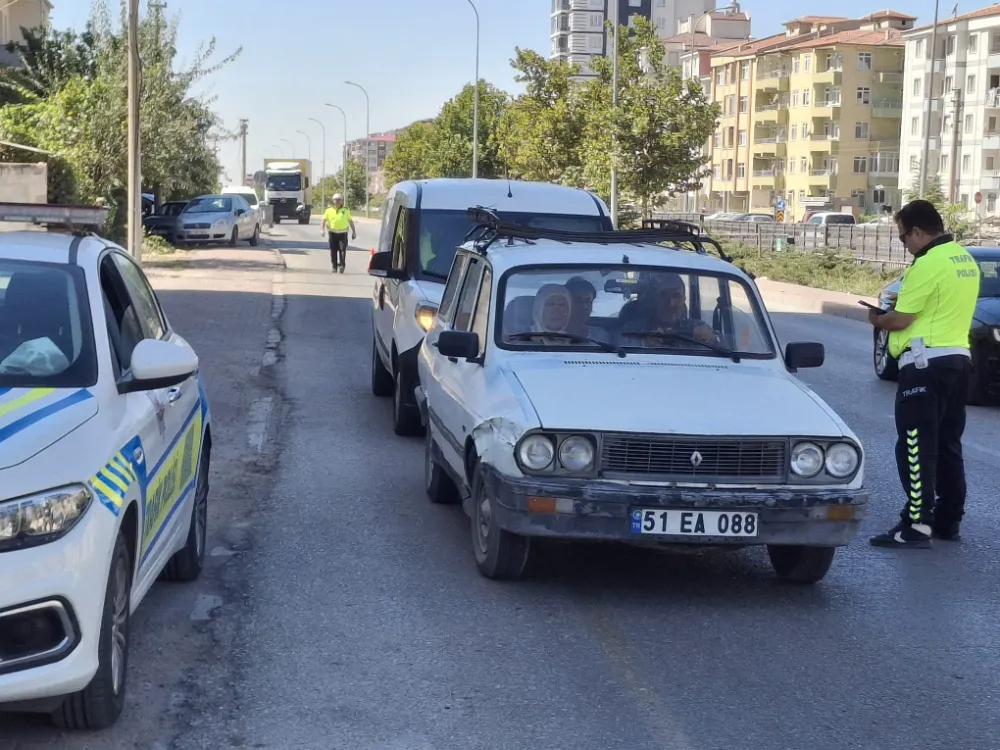 NİĞDE’DE TRAFİK KONTROLLERİ ARALIKSIZ DEVAM EDİYOR