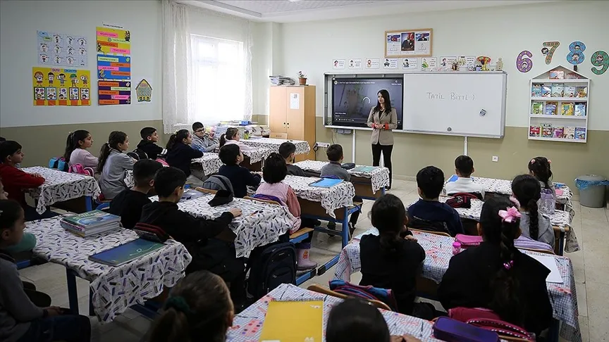 YENİ EĞİTİM ÖĞRETİM YILININ İLK DERS ZİLİ YARIN ÇALACAK